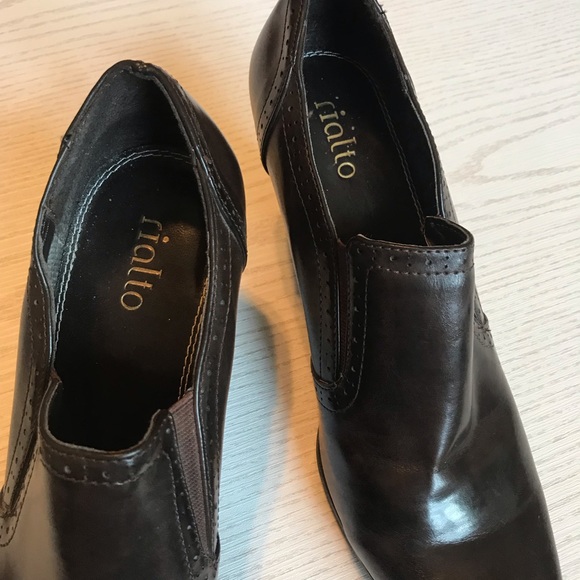 Vintage Heeled Loafers - Picture 4 of 8